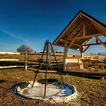Domki-przystanek Nyaraló Dzianisz