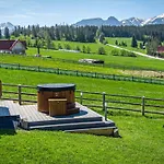 Nyaraló Domki-przystanek
