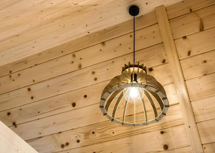 Domki-przystanek بيت للعطل