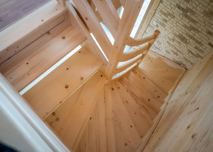 Domki-przystanek بيت للعطل Dzianisz