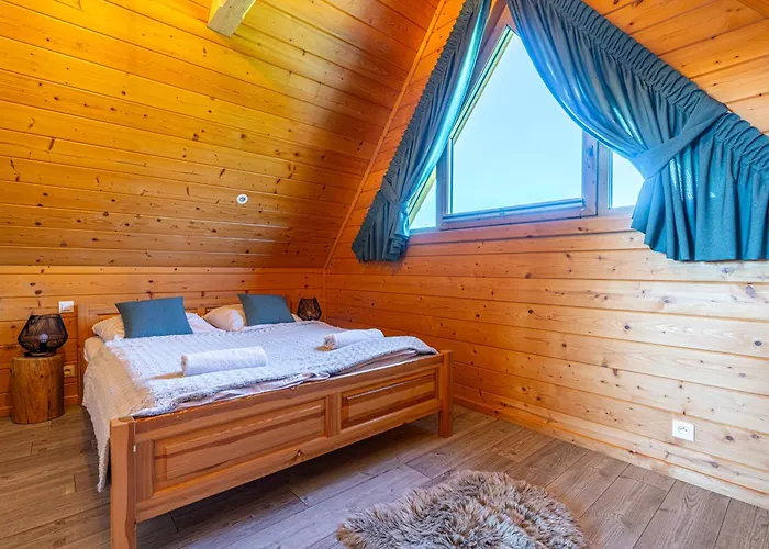 Domki-przystanek بيت للعطل Dzianisz